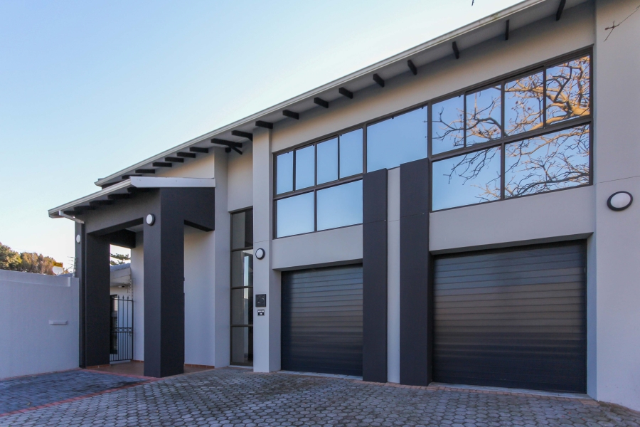 5 Bedroom Property for Sale in Summerstrand Eastern Cape